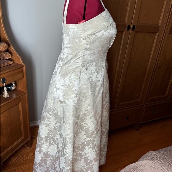 Evening/wedding dress - Picture 3 of 5